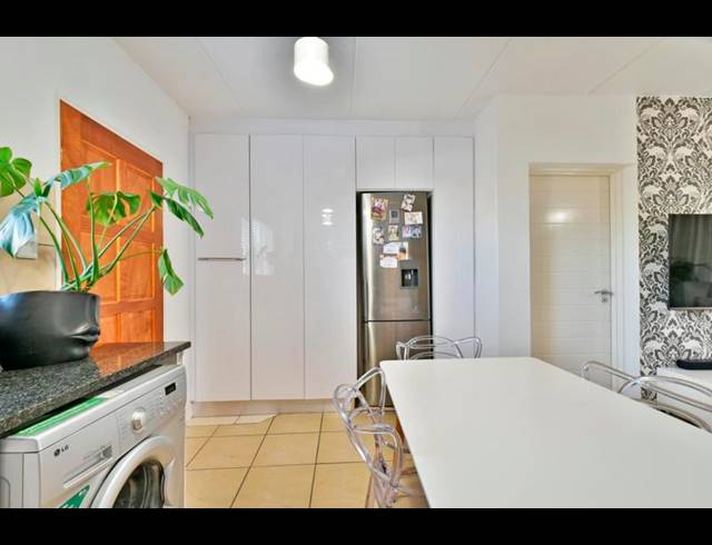 3 BEDROOM TOWNHOUSE FOR SALE IN WILGEHEUWEL
